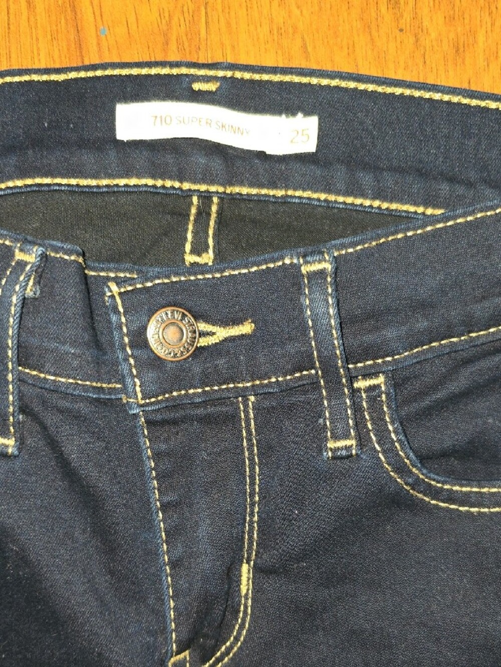Levi's Dark Blue Skinny Jeans with Contrast Stitching - Picture 2 of 3